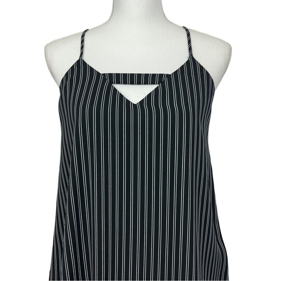 NWT MAURICES Women’s Pullover Sleeveless Top Sz Small Multi Colors Lined - Picture 2 of 12